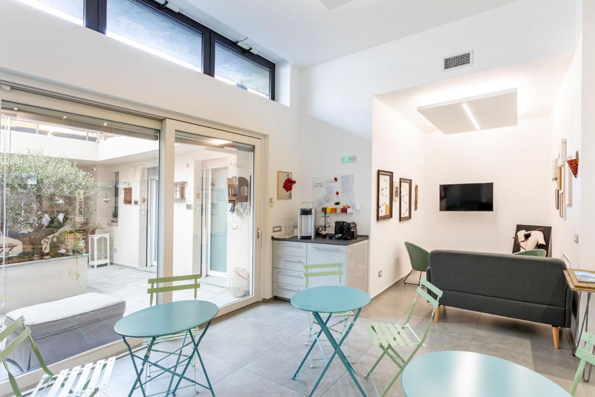 Hotel Little Square Arona Zewnętrze zdjęcie