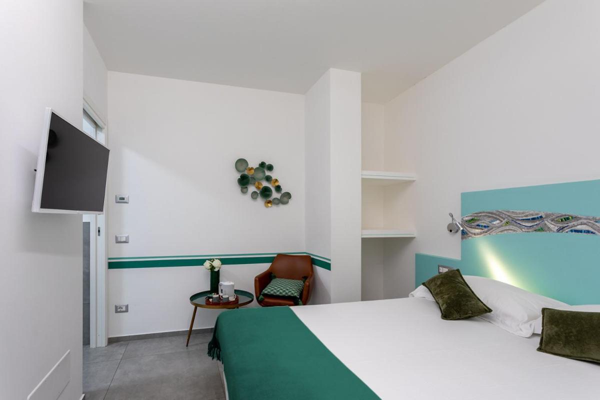 Hotel Little Square Arona Zewnętrze zdjęcie