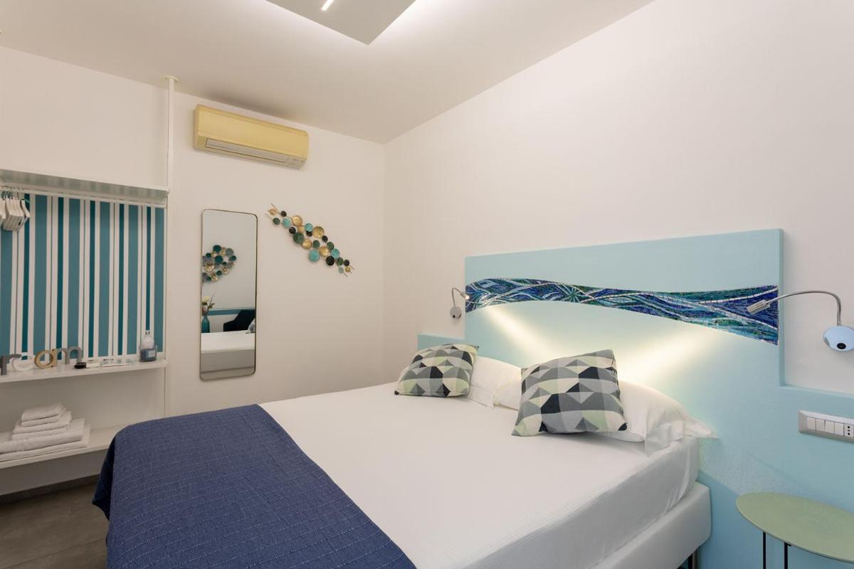 Hotel Little Square Arona Zewnętrze zdjęcie