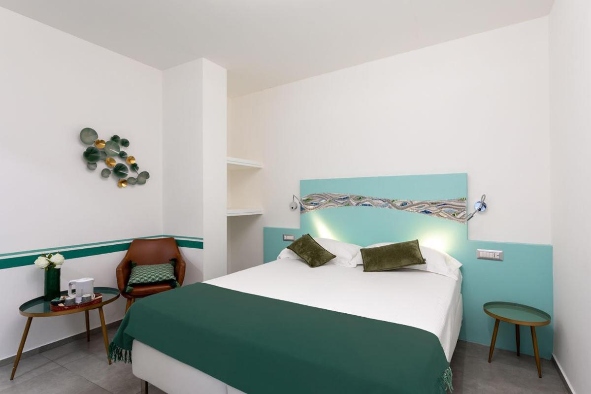 Hotel Little Square Arona Zewnętrze zdjęcie