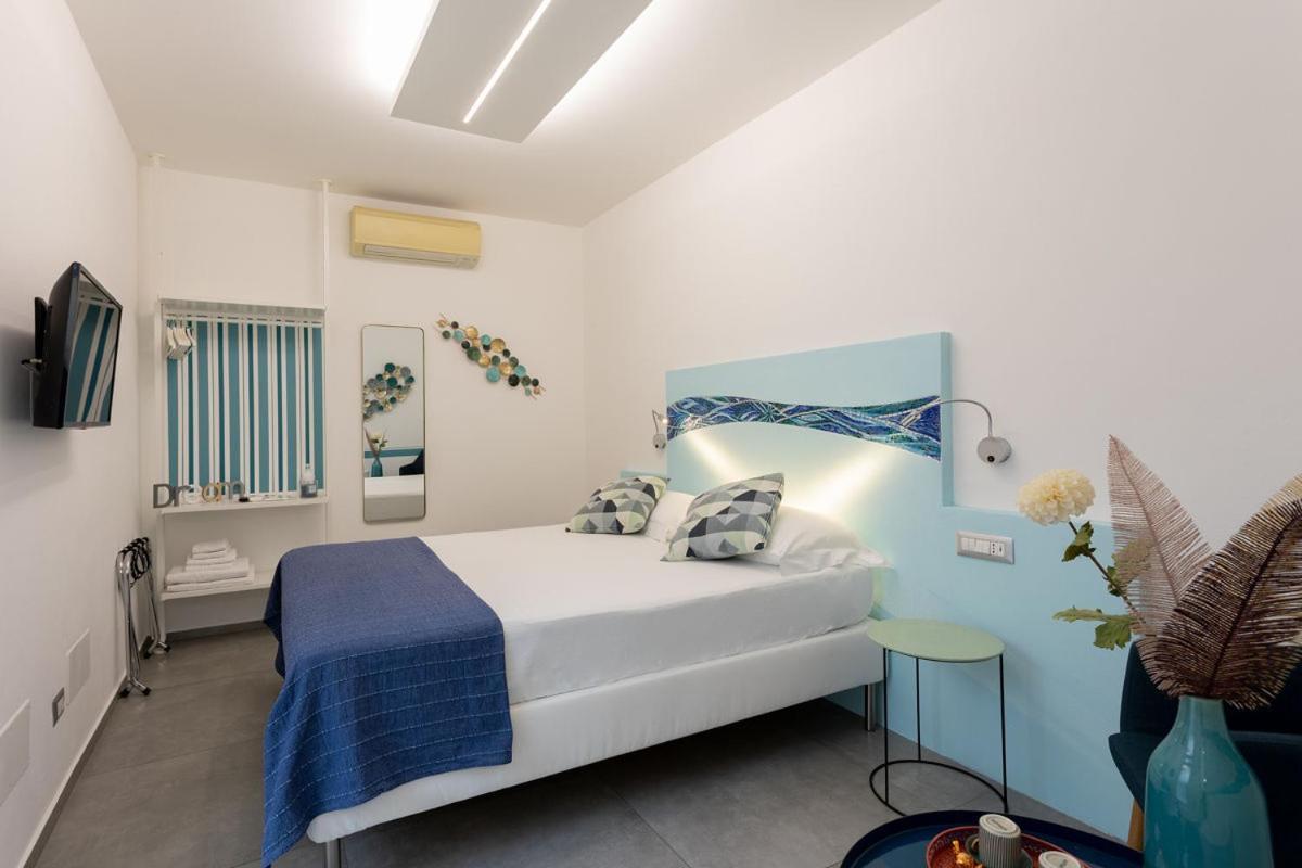 Hotel Little Square Arona Zewnętrze zdjęcie