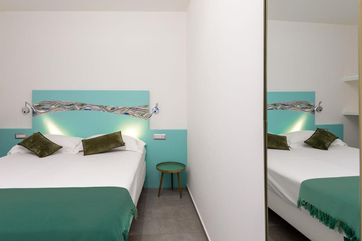 Hotel Little Square Arona Zewnętrze zdjęcie