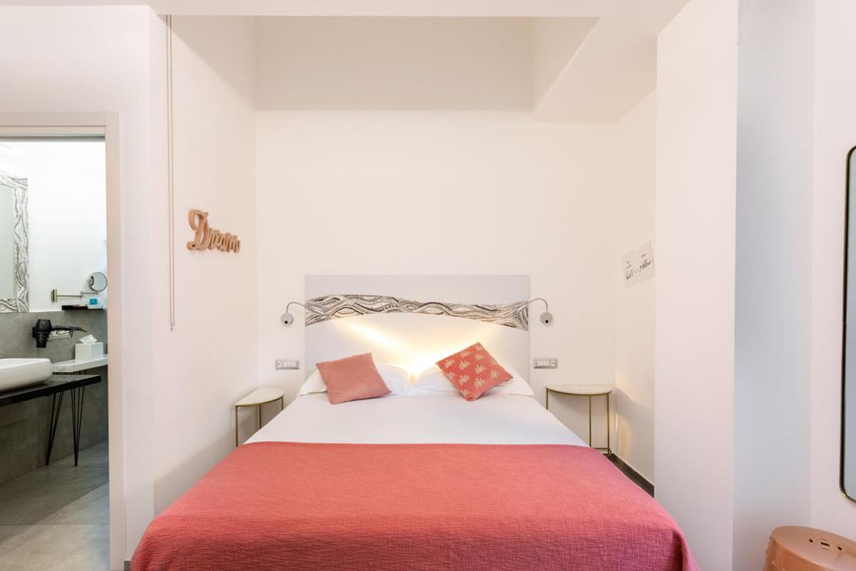 Hotel Little Square Arona Zewnętrze zdjęcie