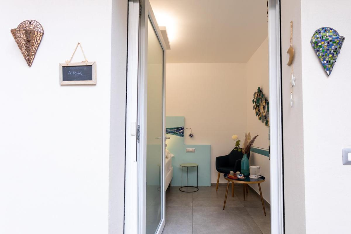 Hotel Little Square Arona Zewnętrze zdjęcie